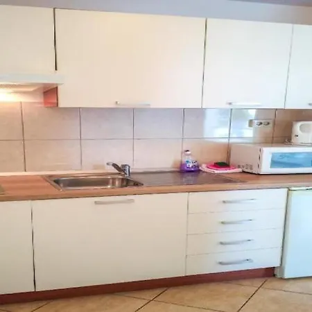 - Comfort One Bedroom D4 * لومباردا