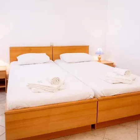 - Comfort One Bedroom D4 لومباردا